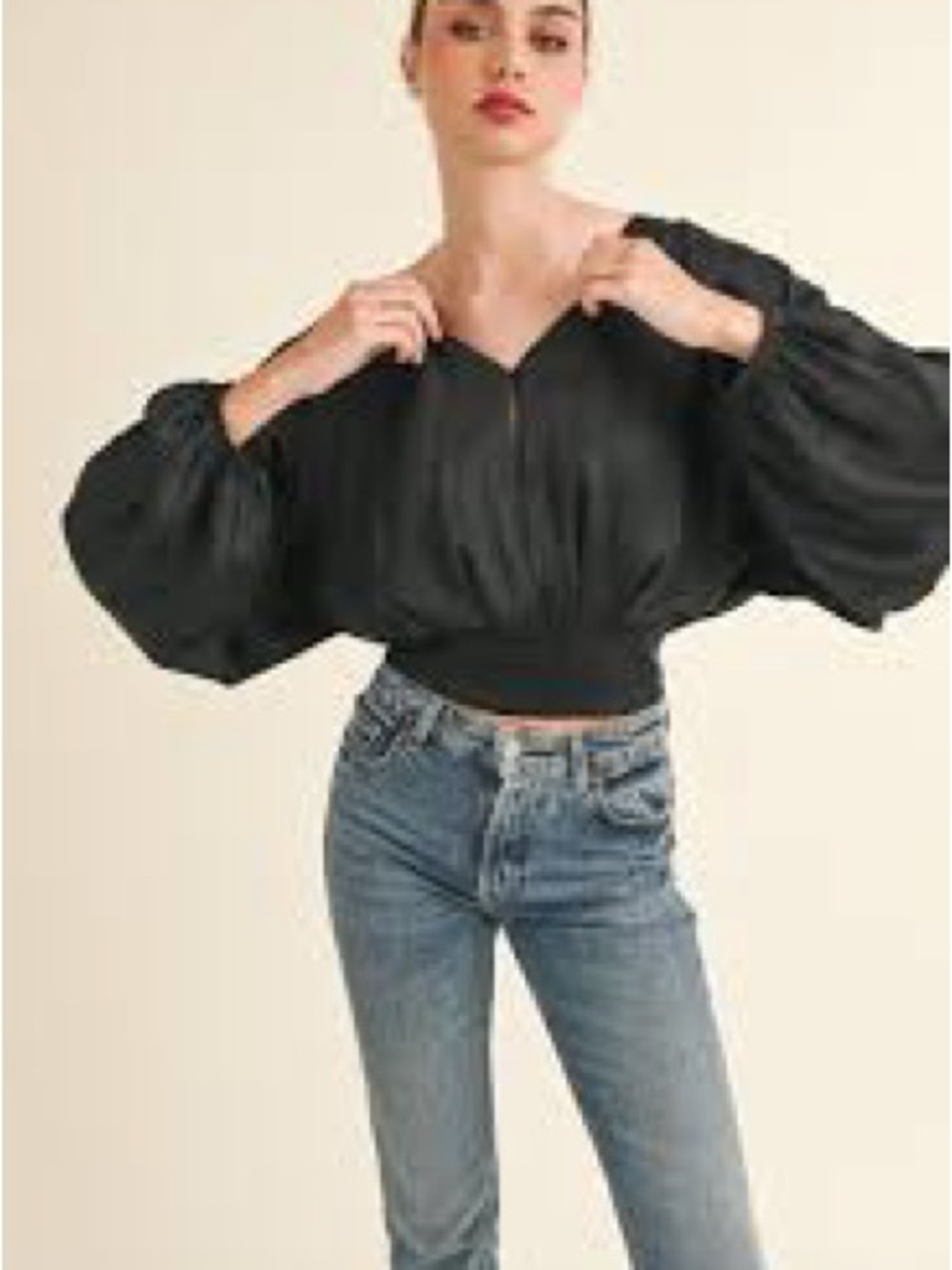 NWT SIZE L Black V-Neck Puff-Sleeve Smocked-Hem Blouse